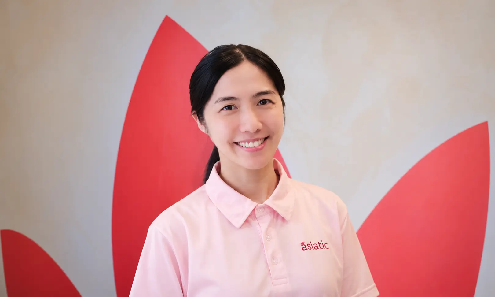 amy-receptionist-asiatic-thai-massage-london-1